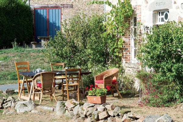 Dpt Creuse (23), à vendre  à Fleurat  maison de 4 pièces de 78 m2 - Grange attenante et terrain de 1289 m2