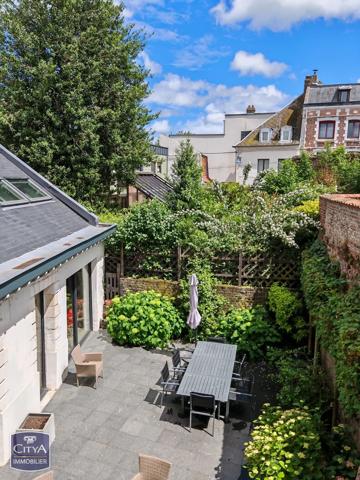 Maison à vendre 11 pièces 227m² Arras (62000)