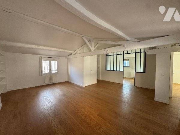 Paris 8 – T3 dernier étage avec ascenseur– Rue de Greffulhe