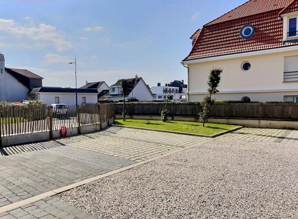 Centre station, plage à pied, T3 lumineux 83m2, terrasse sud, garage, pkg
