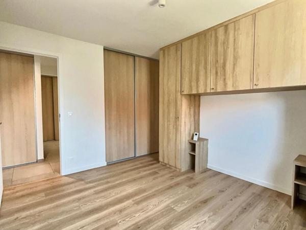 Centre station, plage à pied, T3 lumineux 83m2, terrasse sud, garage, pkg