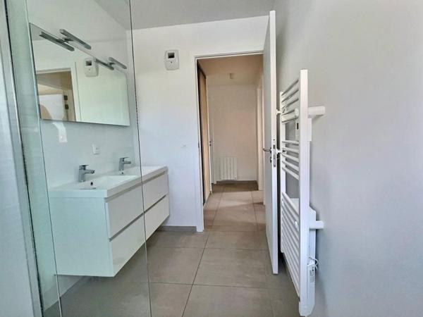 Centre station, plage à pied, T3 lumineux 83m2, terrasse sud, garage, pkg