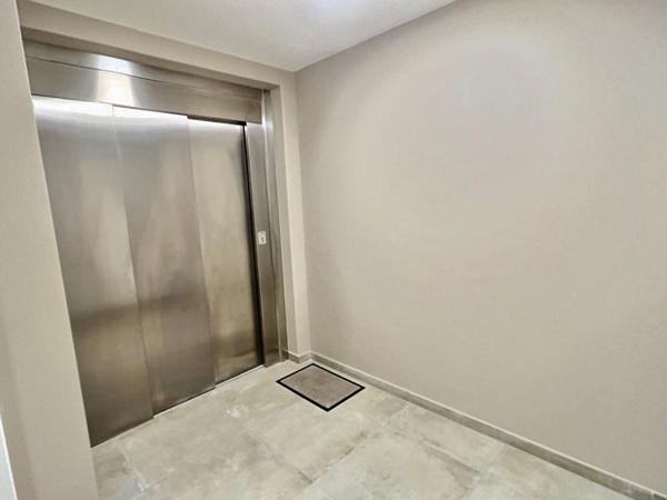 Centre station, plage à pied, T3 lumineux 83m2, terrasse sud, garage, pkg