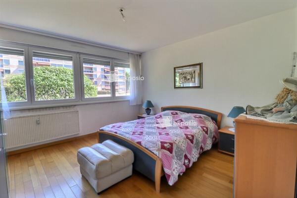 EN EXCLUSIVITE  Appartement  4 pièce(s) PROCHE TRAM ET COMMERCE