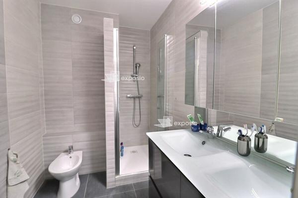 EN EXCLUSIVITE  Appartement  4 pièce(s) PROCHE TRAM ET COMMERCE