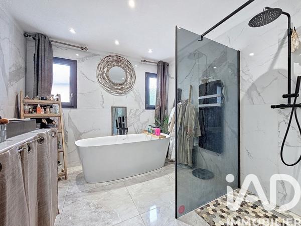 Maison à vendre 5 pièces 143 m² Piolenc