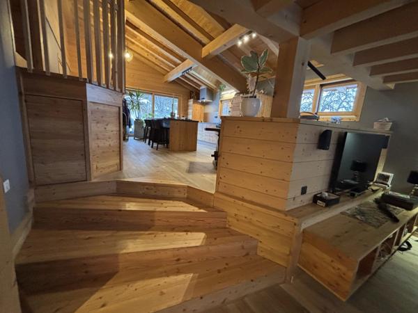 Chalet de 173m2 à 5 minutes du centre des Carroz