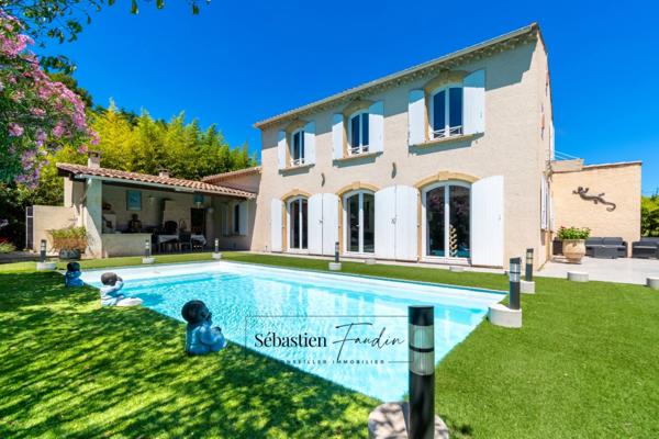Dpt Bouches du Rhône (13) à vendre LA VALENTINE maison P5 de 162 m² - Terrain de 899 m² - Piscine - Climatisée - Garage - Carport