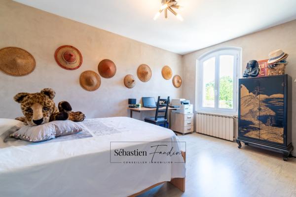 Dpt Bouches du Rhône (13) à vendre LA VALENTINE maison P5 de 162 m² - Terrain de 899 m² - Piscine - Climatisée - Garage - Carport