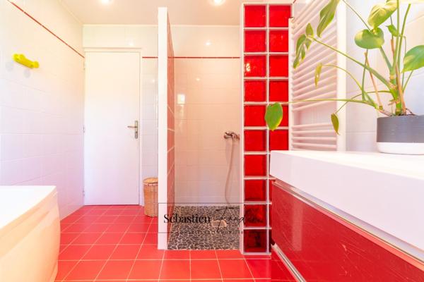 Dpt Bouches du Rhône (13) à vendre LA VALENTINE maison P5 de 162 m² - Terrain de 899 m² - Piscine - Climatisée - Garage - Carport
