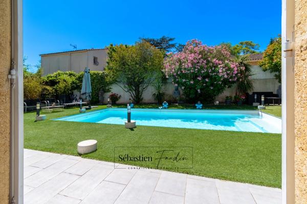 Dpt Bouches du Rhône (13) à vendre LA VALENTINE maison P5 de 162 m² - Terrain de 899 m² - Piscine - Climatisée - Garage - Carport