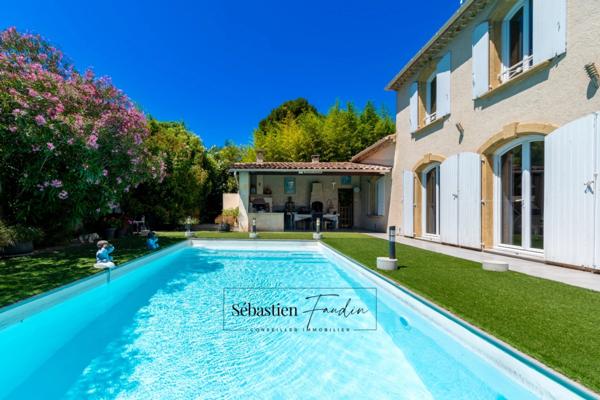 Dpt Bouches du Rhône (13) à vendre LA VALENTINE maison P5 de 162 m² - Terrain de 899 m² - Piscine - Climatisée - Garage - Carport