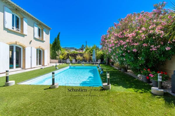 Dpt Bouches du Rhône (13) à vendre LA VALENTINE maison P5 de 162 m² - Terrain de 899 m² - Piscine - Climatisée - Garage - Carport