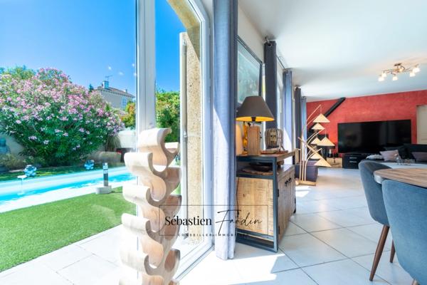 Dpt Bouches du Rhône (13) à vendre LA VALENTINE maison P5 de 162 m² - Terrain de 899 m² - Piscine - Climatisée - Garage - Carport