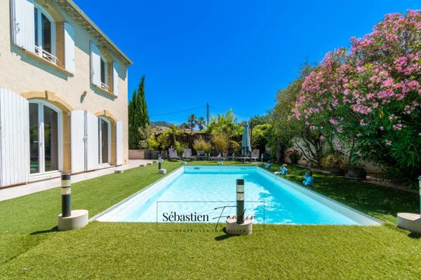 Dpt Bouches du Rhône (13) à vendre LA VALENTINE maison P5 de 162 m² - Terrain de 899 m² - Piscine - Climatisée - Garage - Carport