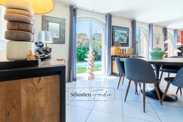 Dpt Bouches du Rhône (13) à vendre LA VALENTINE maison P5 de 162 m² - Terrain de 899 m² - Piscine - Climatisée - Garage - Carport