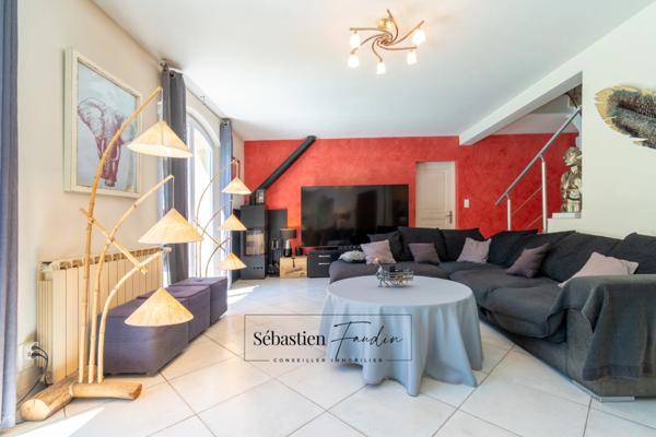 Dpt Bouches du Rhône (13) à vendre LA VALENTINE maison P5 de 162 m² - Terrain de 899 m² - Piscine - Climatisée - Garage - Carport