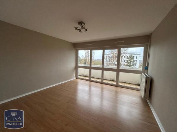 Appartement à louer 3 pièces 67.2m² Bourges (18000)