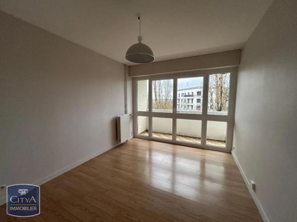 Appartement à louer 3 pièces 67.2m² Bourges (18000)