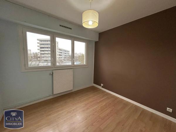 Appartement à louer 3 pièces 67.2m² Bourges (18000)
