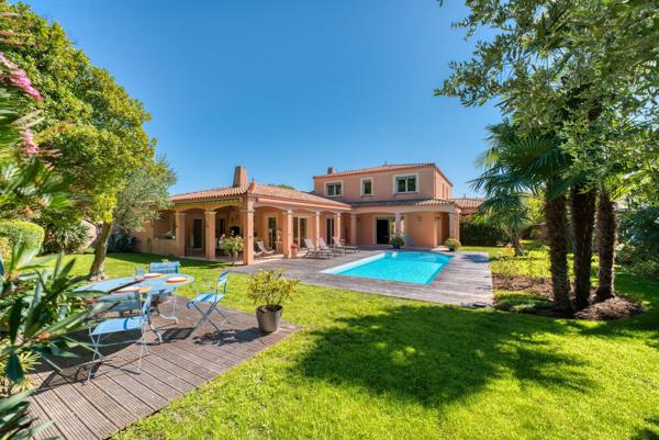 Vente Maison de luxe Lagord 8 Pièces 260 m²