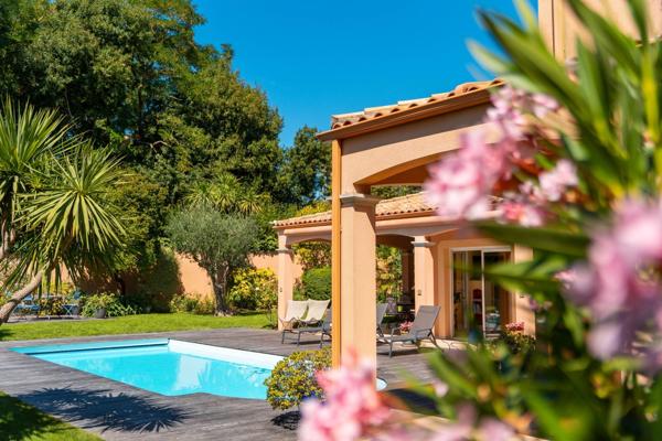 Vente Maison de luxe Lagord 8 Pièces 260 m²