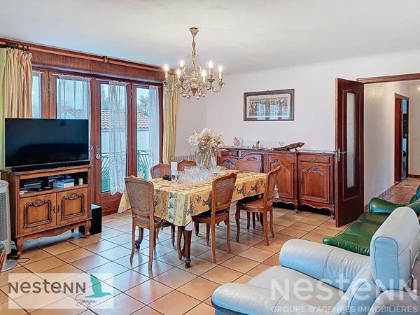 Maison à vendre à Saujon,près du centre ville,5 pièces, 4 chambres, garage fermé