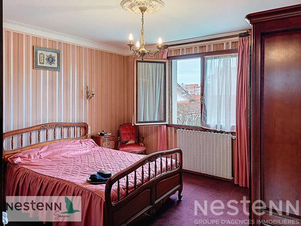 Maison à vendre à Saujon,près du centre ville,5 pièces, 4 chambres, garage fermé