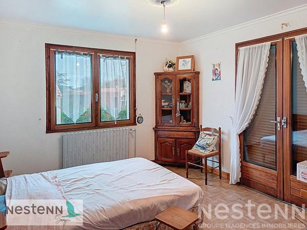 Maison à vendre à Saujon,près du centre ville,5 pièces, 4 chambres, garage fermé