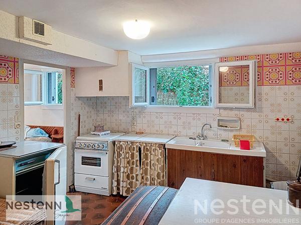 Maison à vendre à Saujon,près du centre ville,5 pièces, 4 chambres, garage fermé