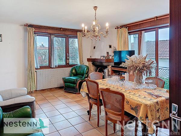 Maison à vendre à Saujon,près du centre ville,5 pièces, 4 chambres, garage fermé