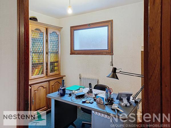 Maison à vendre à Saujon,près du centre ville,5 pièces, 4 chambres, garage fermé