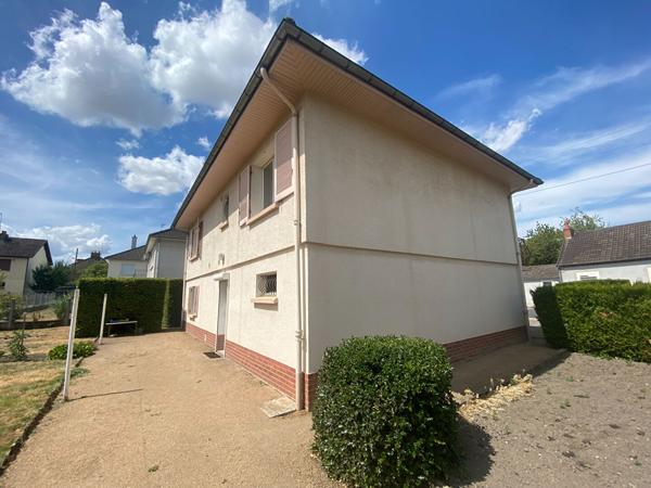 A vendre à Commentry - Jolie Maison ( 125 m2) - 3 Chambres - Terrain 445 m² Commentry
