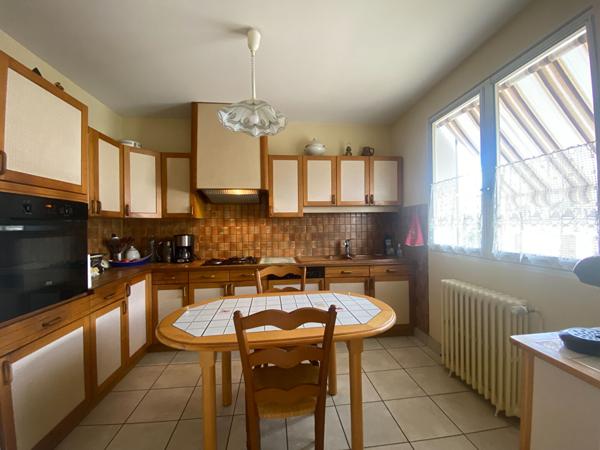 A vendre à Commentry - Jolie Maison ( 125 m2) - 3 Chambres - Terrain 445 m² Commentry