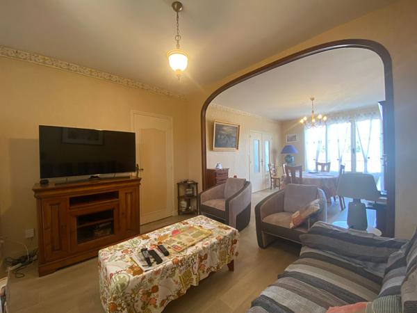 A vendre à Commentry - Jolie Maison ( 125 m2) - 3 Chambres - Terrain 445 m² Commentry
