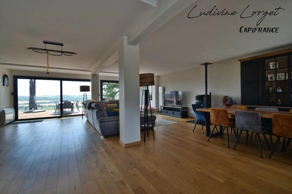 Proche Nogent-L’Artaud (8min) Chezy-Sur-Marne (6min) Maison traditionnelle de 200 m² - Vue panoramique – 5 chambres- Grande pièce de vie -Piscine -Terrasse 100m2- Sous-sol total -terrain 1384m2 DPE C