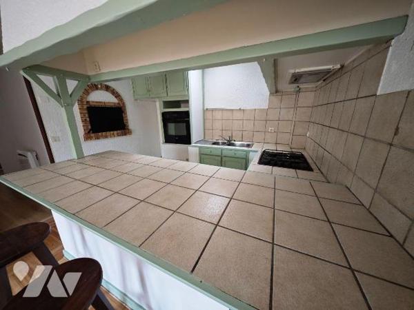 L'office notarial vous propose ce bel appartement, idéalement situé à deux pas du coeur de Noha...