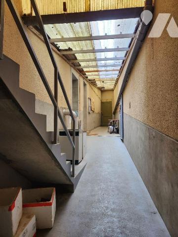 LA FLECHE Centre, Maison de ville 183 m² avec jardin

- Grand séjour de 61 m², salle d'eau, w...