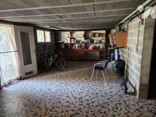 LA FLECHE Centre, Maison de ville 183 m² avec jardin

- Grand séjour de 61 m², salle d'eau, w...