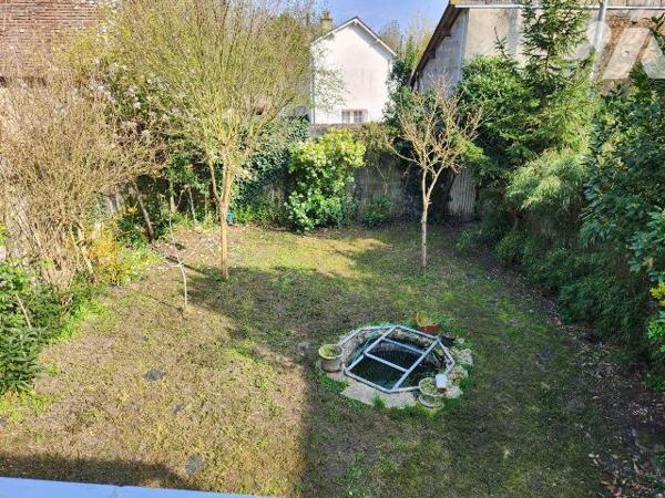 LA FLECHE Centre, Maison de ville 183 m² avec jardin

- Grand séjour de 61 m², salle d'eau, w...