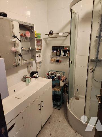 LA FLECHE Centre, Maison de ville 183 m² avec jardin

- Grand séjour de 61 m², salle d'eau, w...