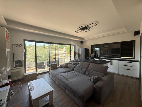 A VENDRE SAINT MAXIMIN LA SAINTE BAUME MAISON T6 DE 146 M² SUR 980 M² DE JARDIN AVEC 1 STUDIO ATTENANT ET  1 STUDIO INDEPENDANT A L'ETAGE