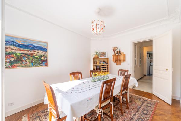 Appartement bourgeois baigné de lumière