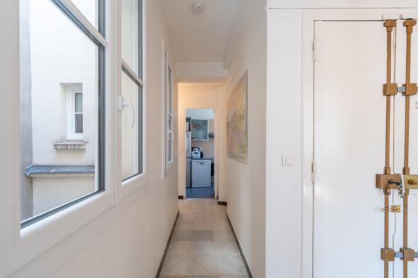 Appartement bourgeois baigné de lumière