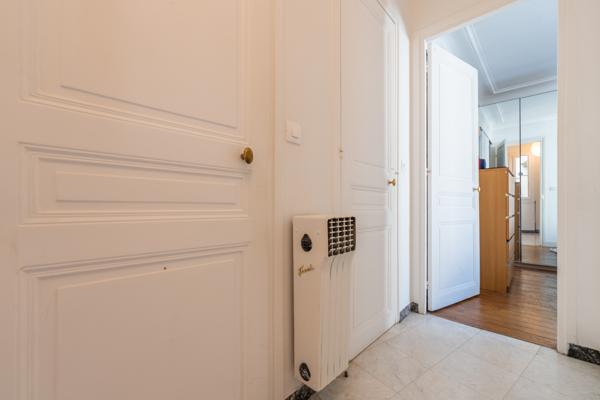 Appartement bourgeois baigné de lumière