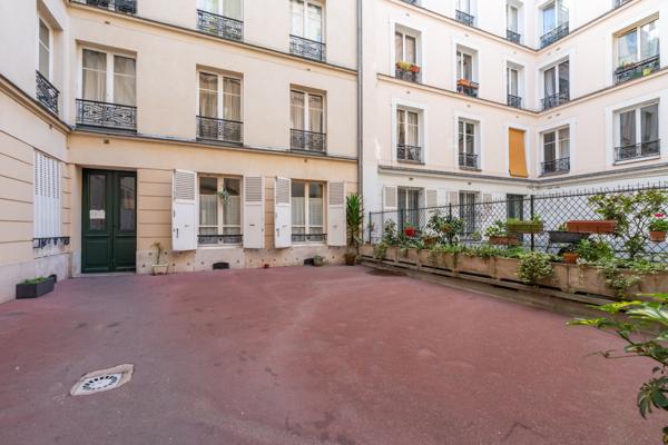 Appartement bourgeois baigné de lumière
