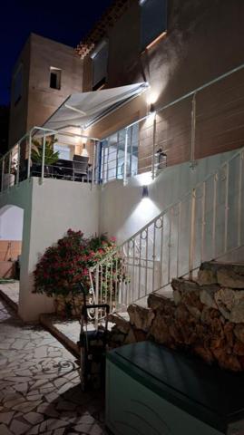 Belle Villa vue mer  de 159 m2 sur terrain de 714 m2