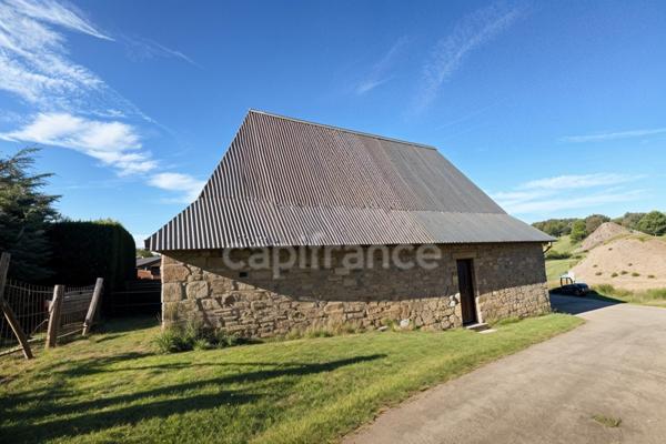 Maison de Maître du XVIIIe siècle avec dépendances et terrain – Puycapel (15)