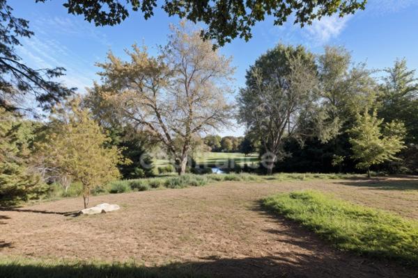 Maison de Maître du XVIIIe siècle avec dépendances et terrain – Puycapel (15)