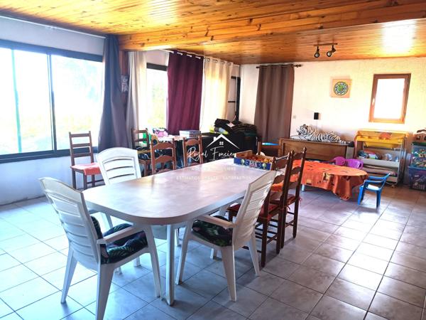 Dans un cadre idyllique, vue sur la campagne